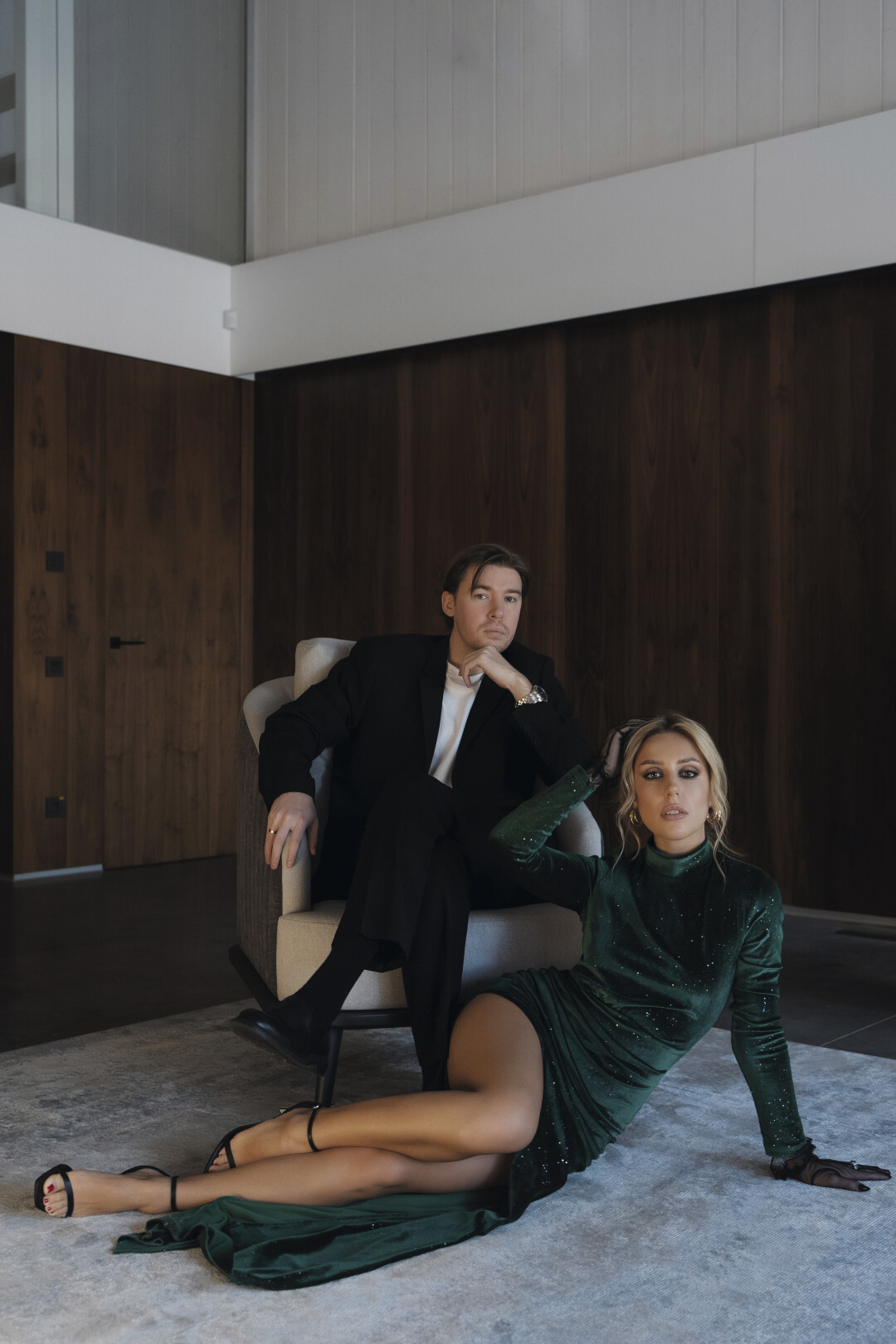 На Анне: платье и перчатки Chicago dress