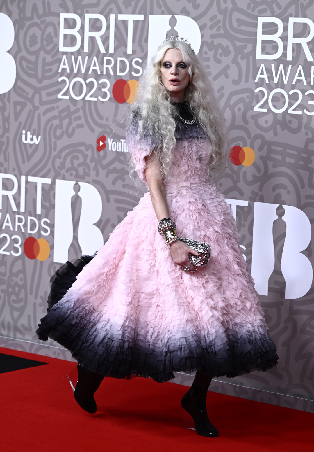 Кристен Макменами в Alexander McQueen