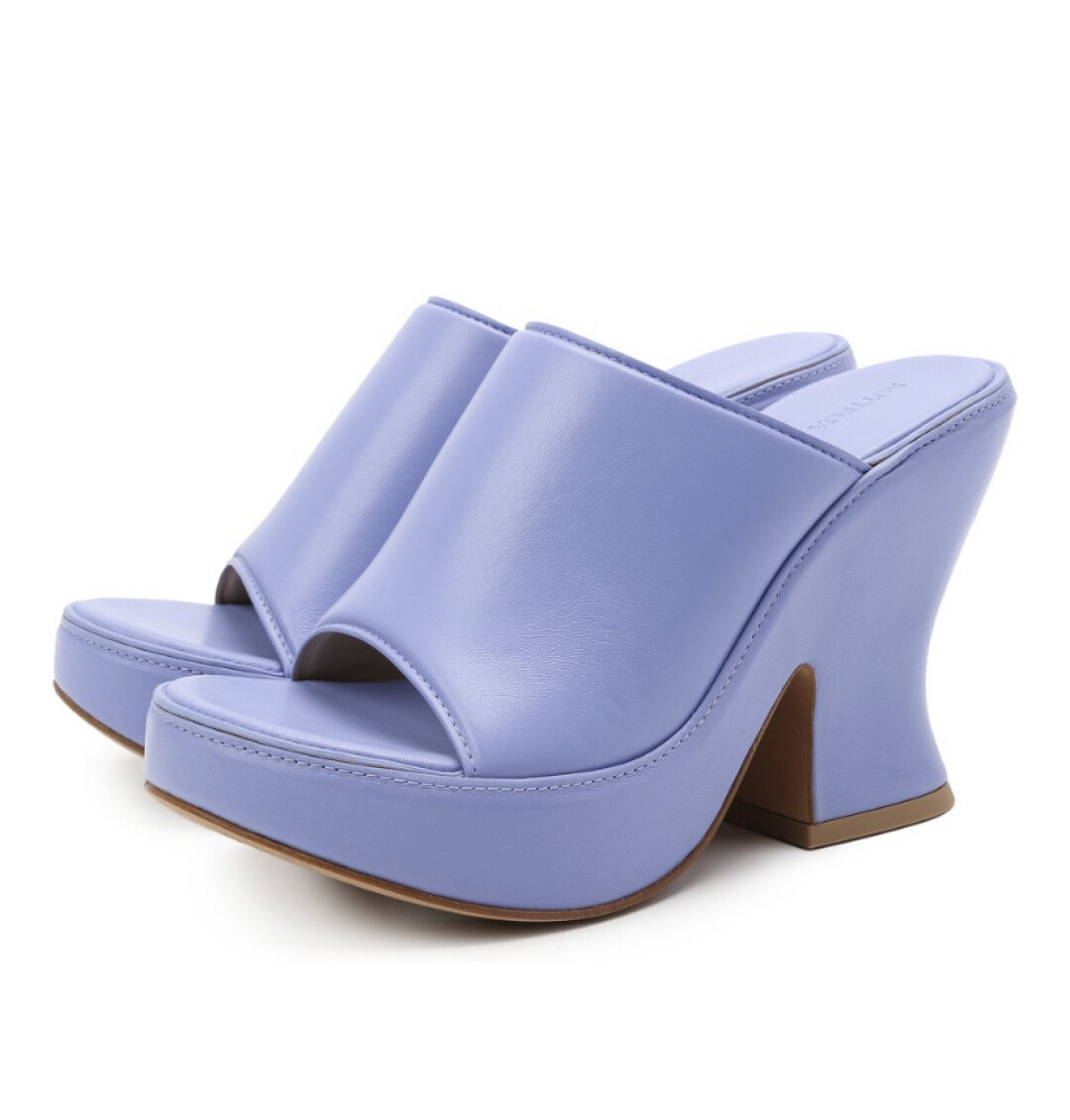 Bottega Veneta, ДЛТ, 43 450 руб.