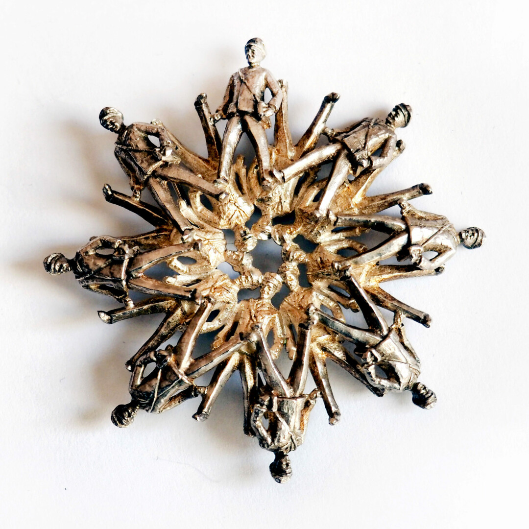 Оксана Наумова. Брошь «Звезда». 2017. Санкт-Петербург, Россия. Металл