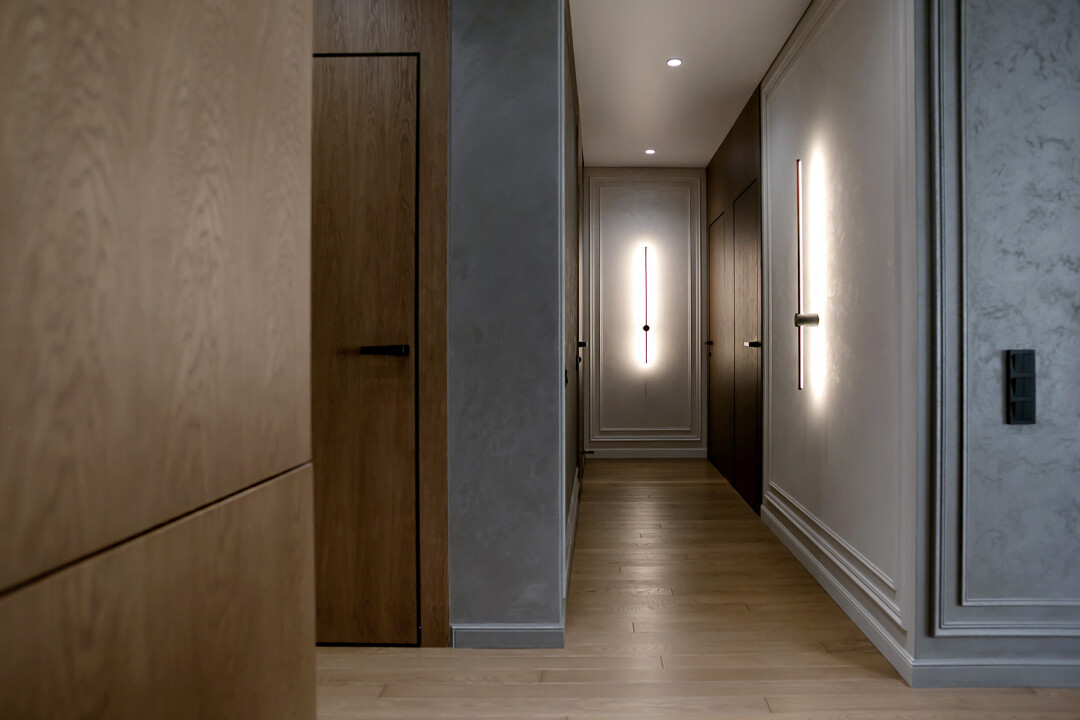 На полу использовали инженерную доску от компании «Паркетная мастерская»