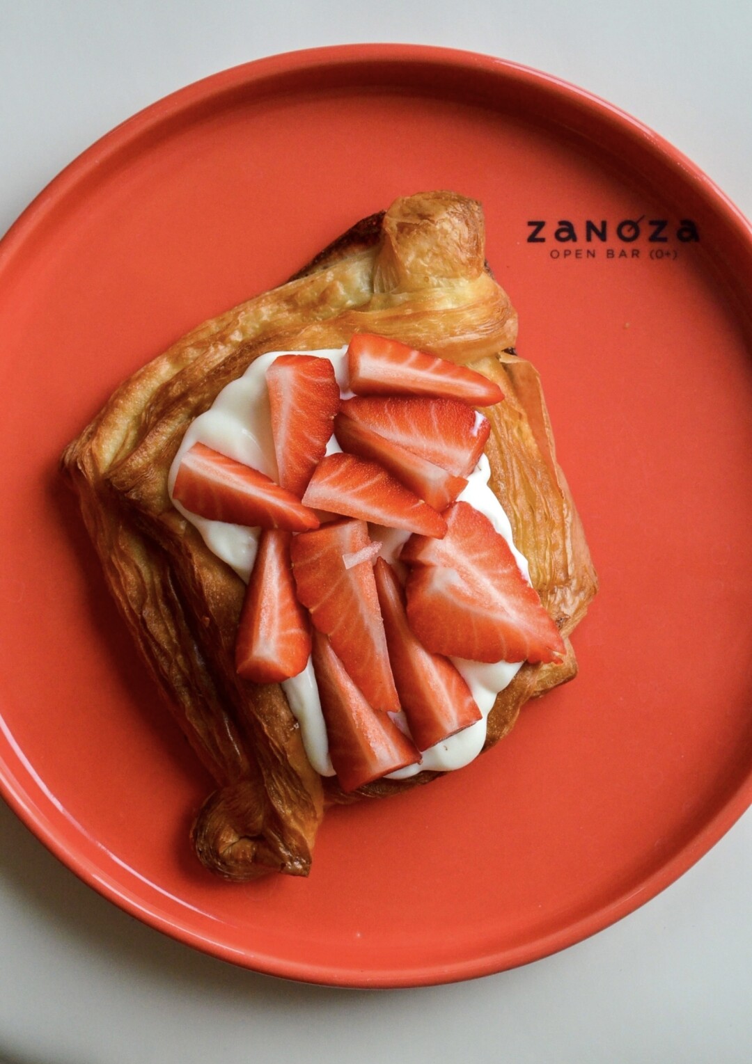 Даниш с клубникой и маскарпоне