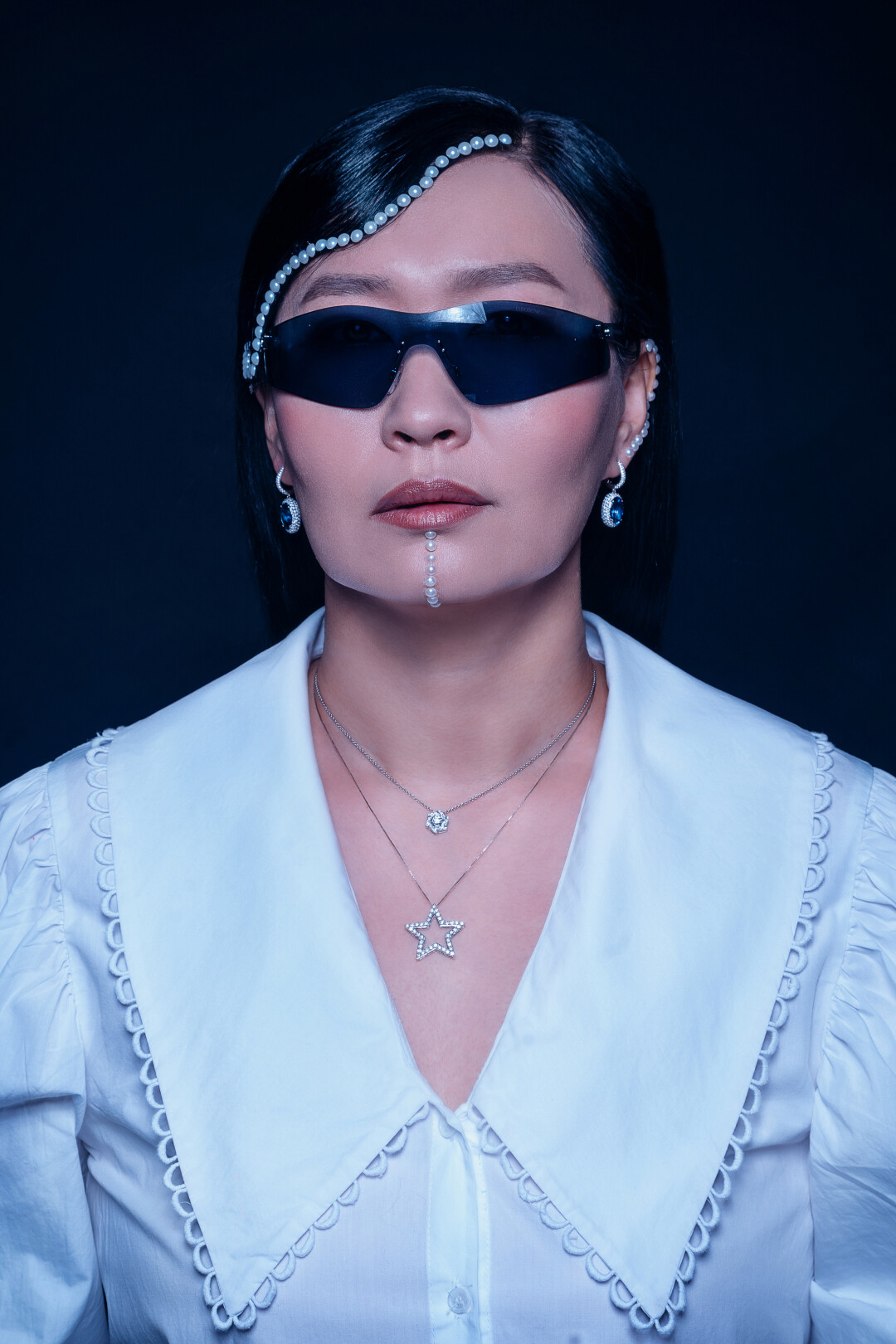 Серьги, колье SHENE ювелир Солнцезащитные очки Emporio Armani Оптика «Зрение»