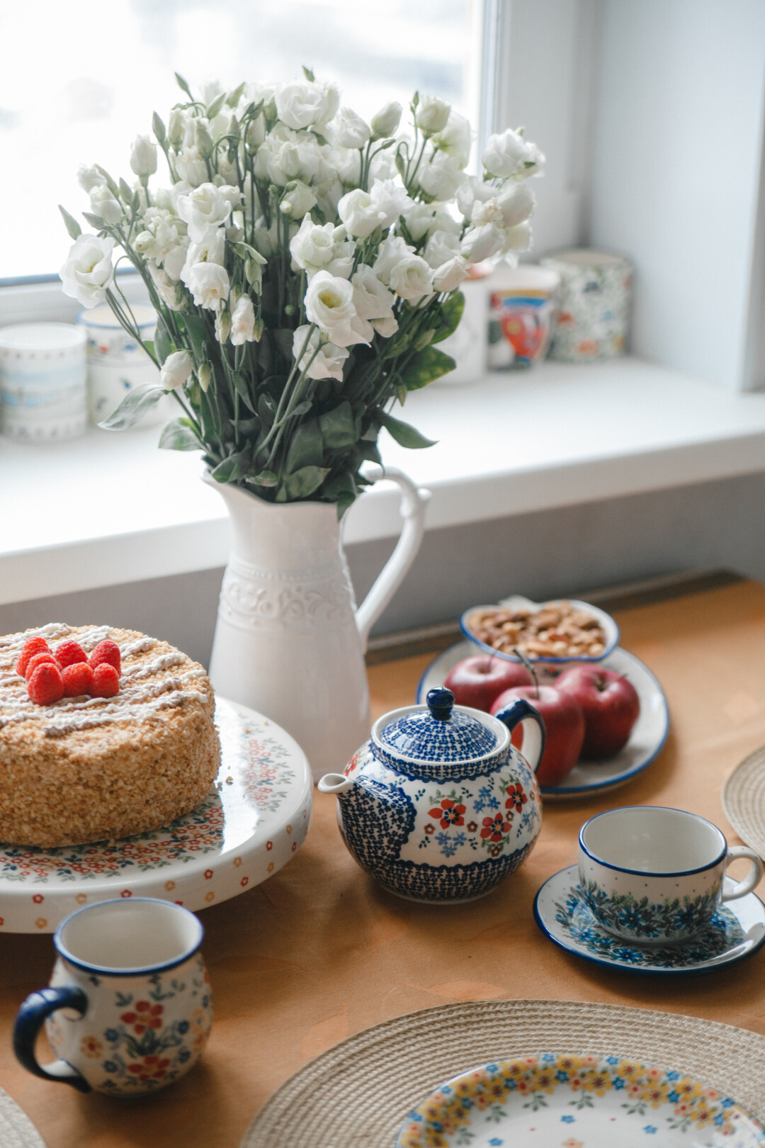 Керамика из знаменитой каменной белой глины, которую добывают в месторождении на границе Германии, Австрии и Польши