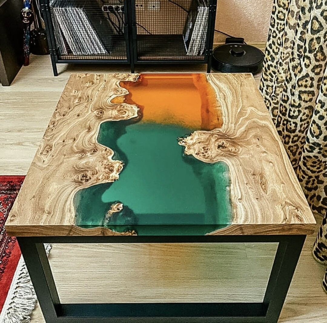 Стол-река из эпоксидной смолы