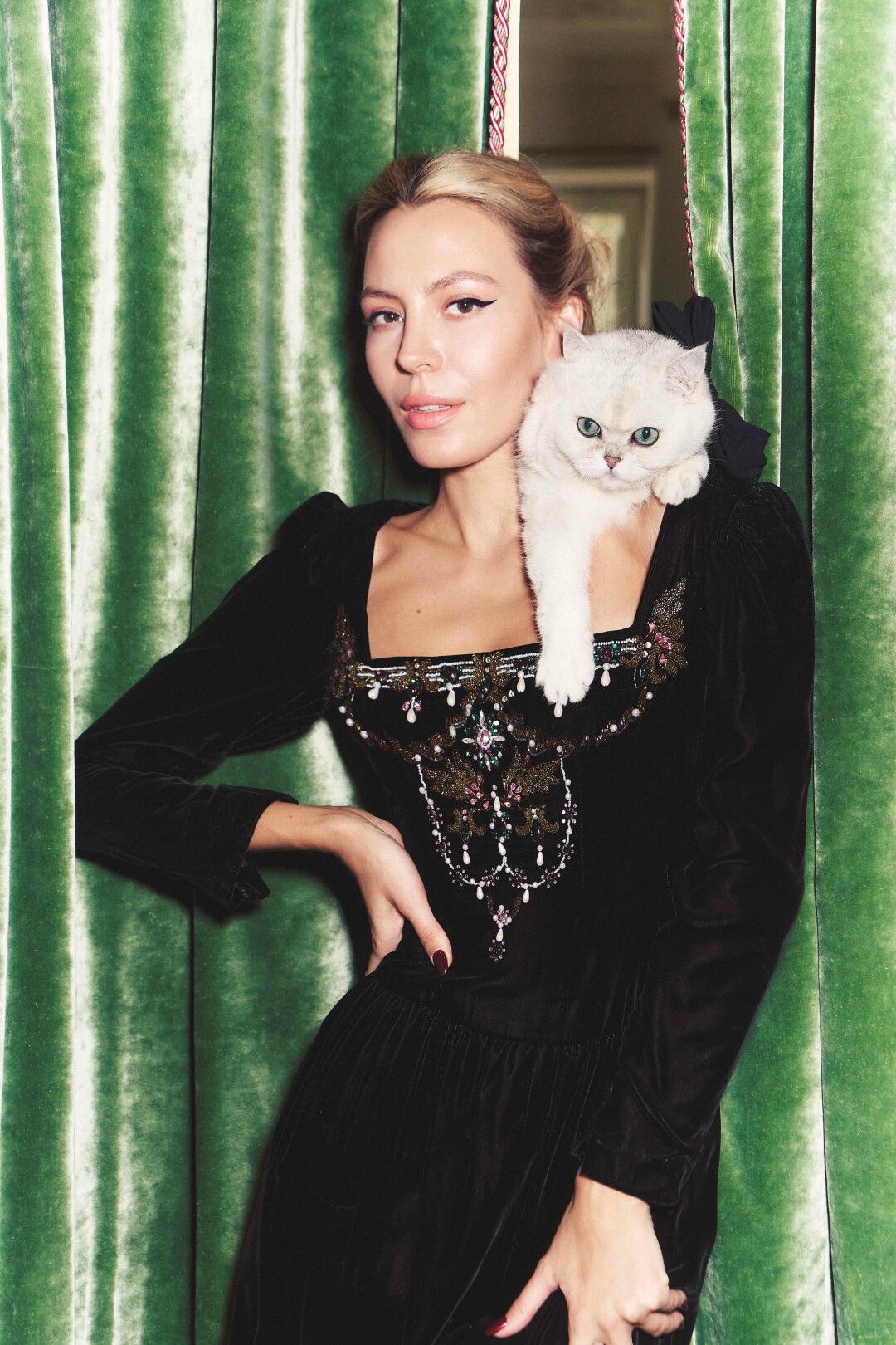 Лидия Метельская. На Лидии: платье OSCAR DE LA RENTA (1980-е, Meowshka Vintage)