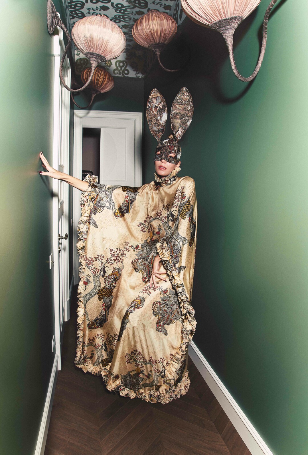 Лидия Метельская. На Лидии: платье JEAN VARON (1973, Meowshka Vintage), маска POLINA APRELIKOVA