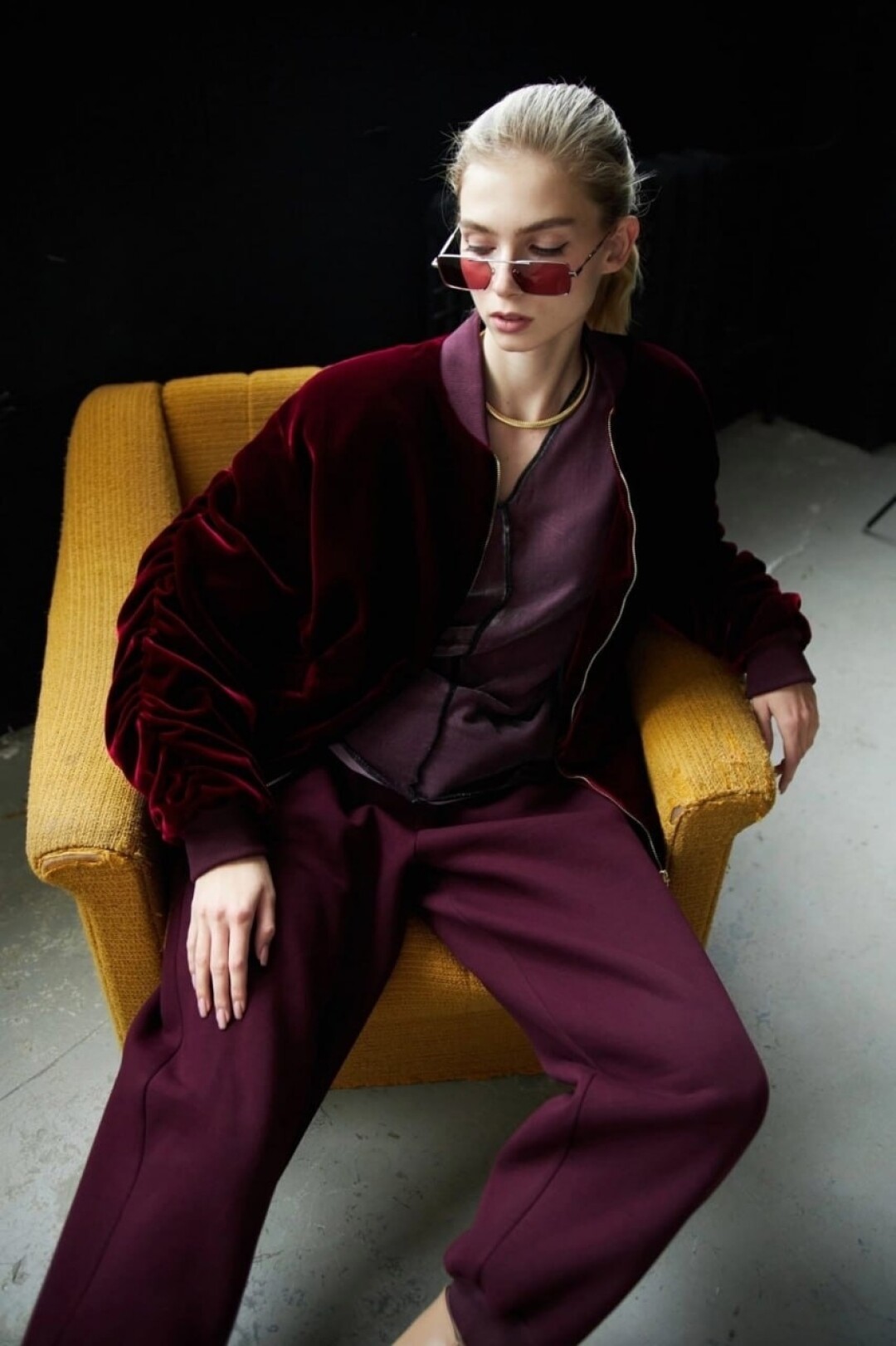 Бархатный бомбер