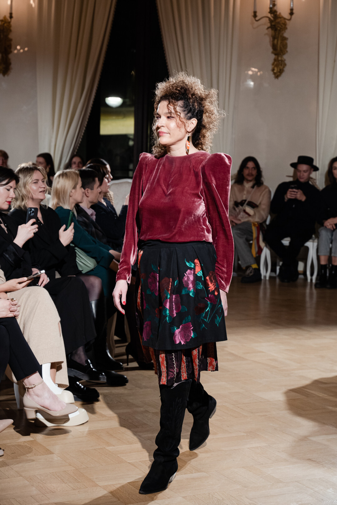 Ксения Гощицкая. в образе от Киры Орловой