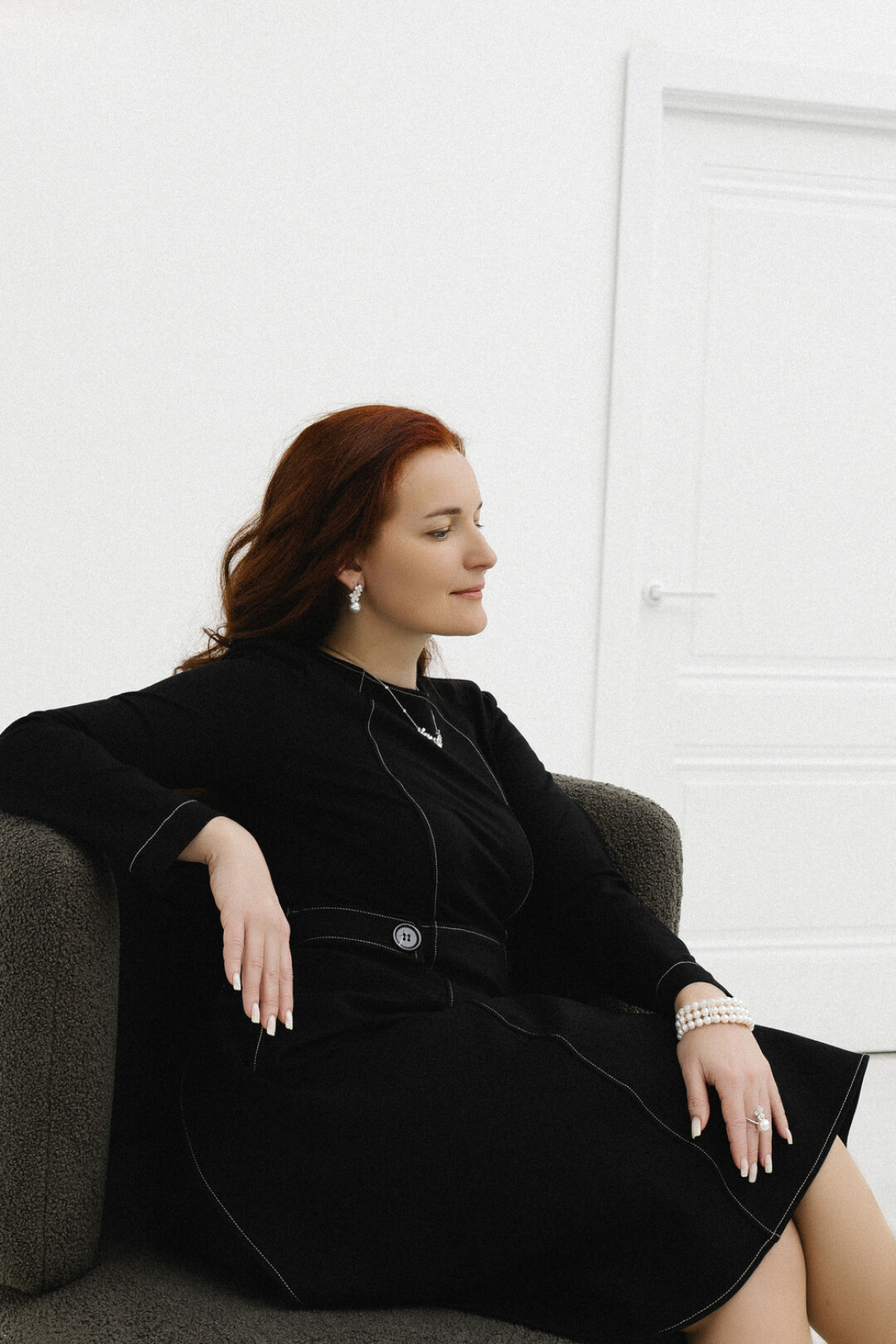 Серьги, колье и кольцо MERCURY из коллекции Flower, браслет MERCURY из коллекции Classic