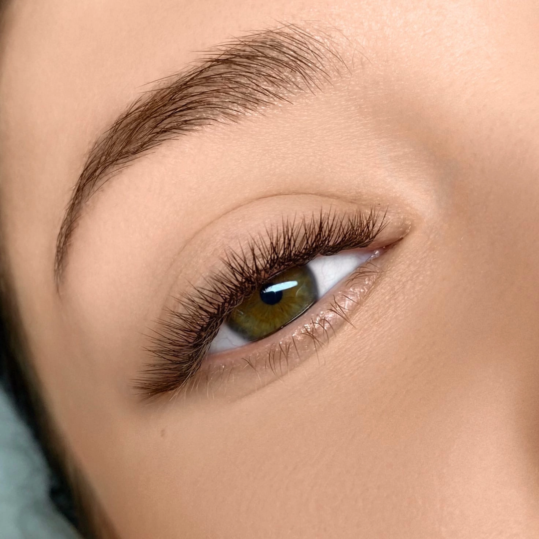 Наращивание ресниц 2025 тренды женские фото - ViktoriaFoto.ru