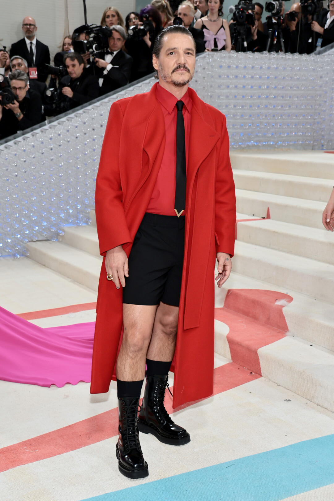 Педро Паскаль в Valentino
