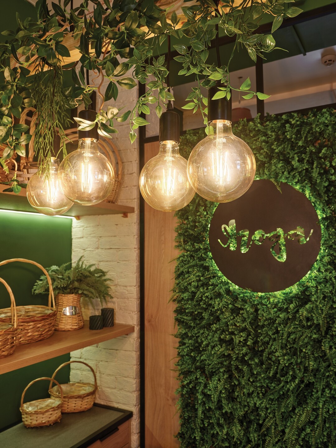 Эффект натуральной зелени в декоре передает атмосферу тропических стран, откуда к нам приезжают экзотические фрукты, Moss Art