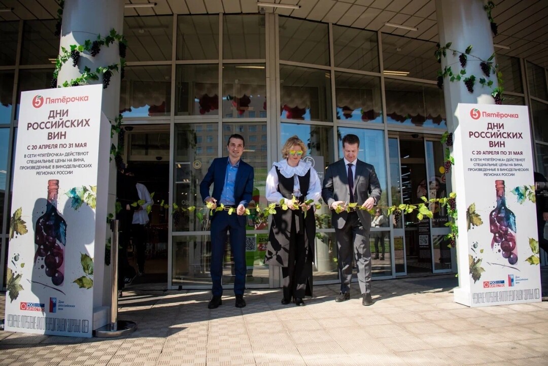 Дмитрий Артамонов, Елена Саратцева, Алексей Плотников