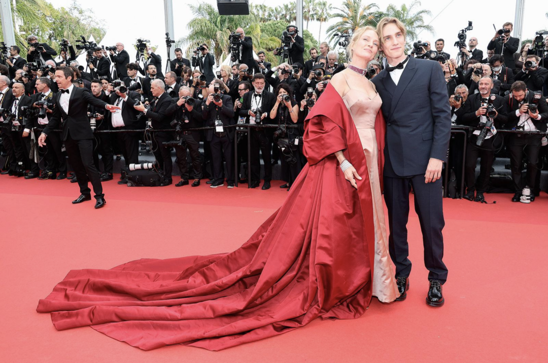 Ума Турман в Dior и ее сын Левон Роан Турман-Хоук