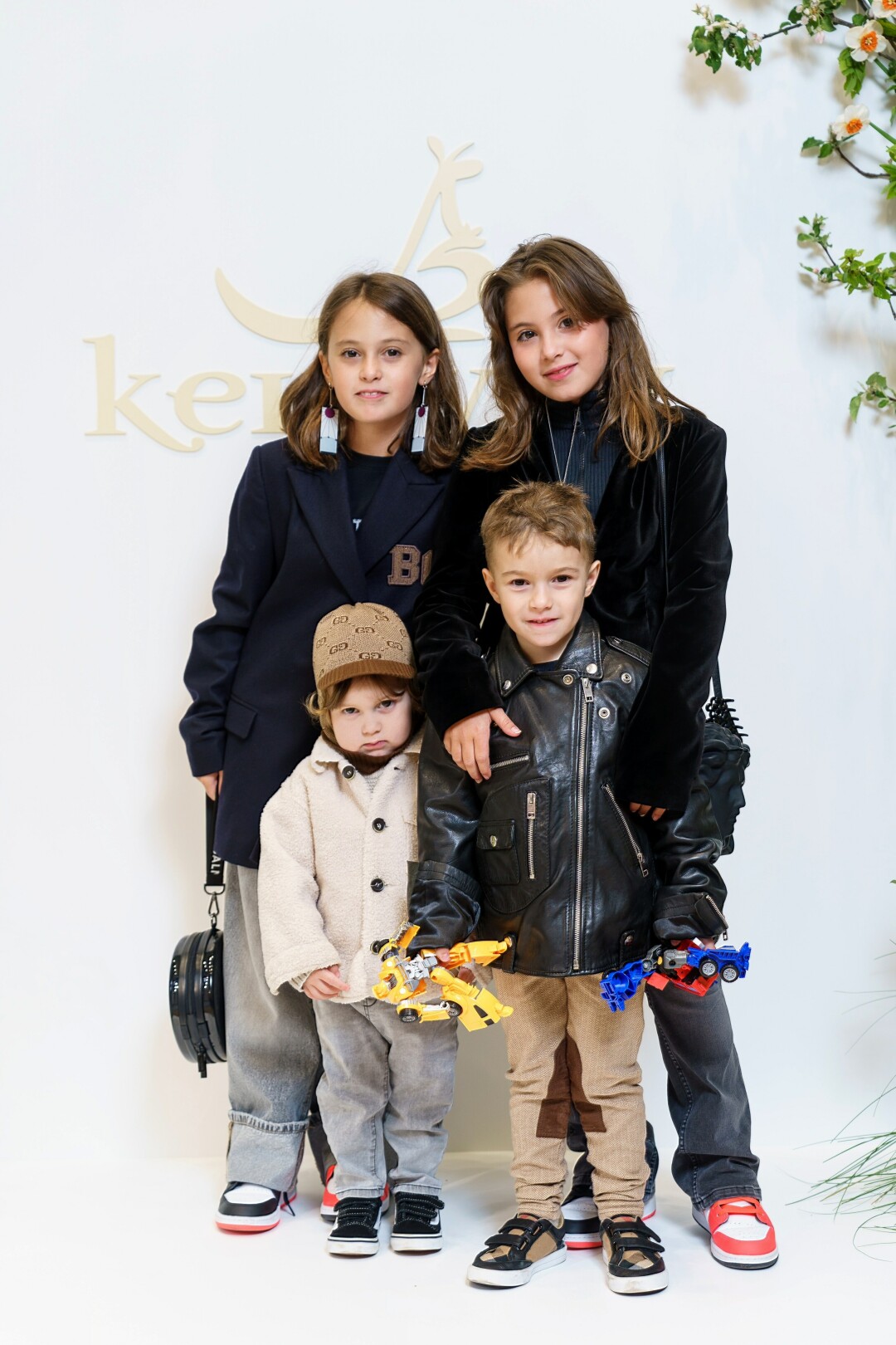 Ева, Николь, Шота и Давид