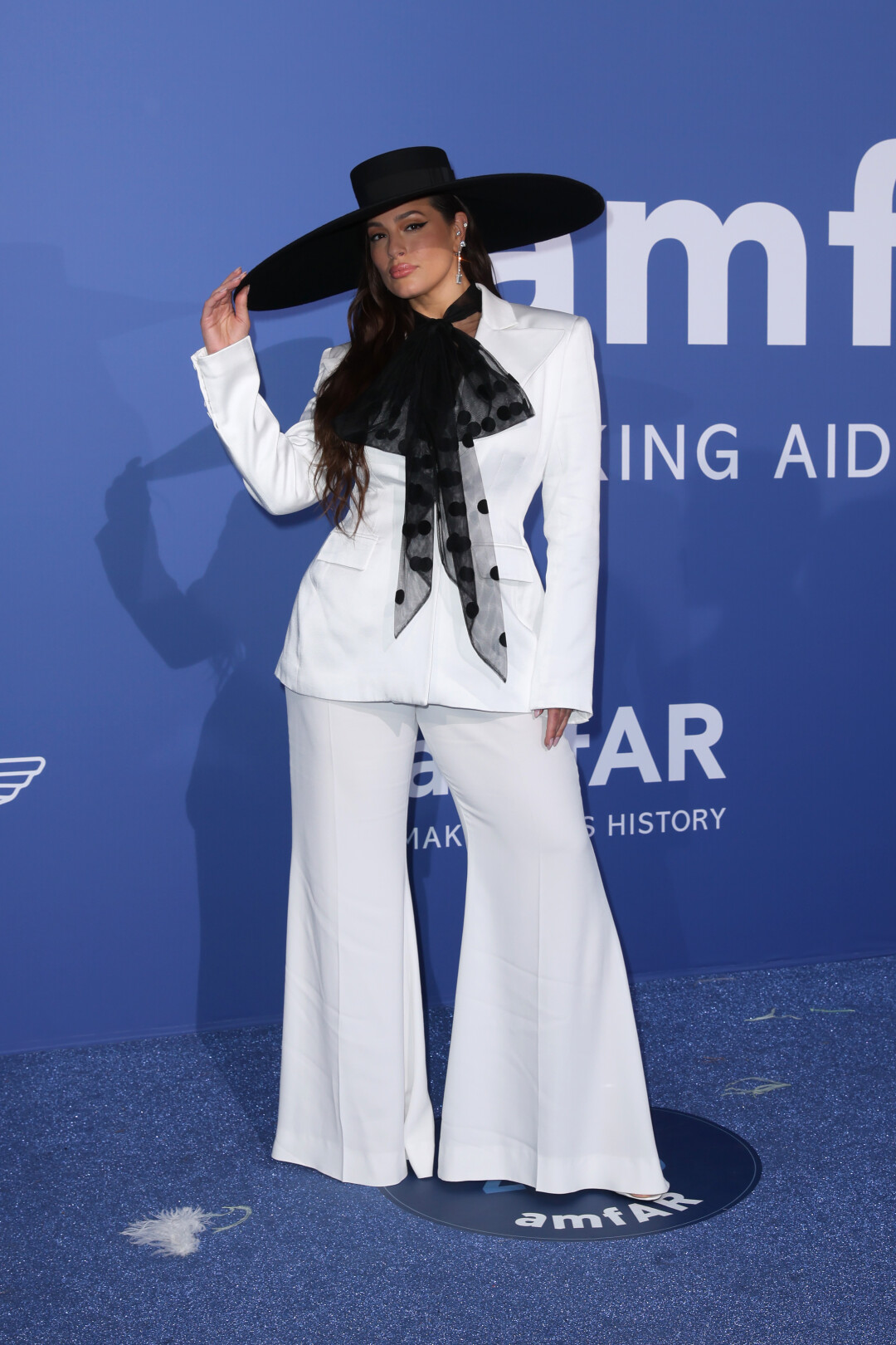 Эшли Грэм в Harris Reed