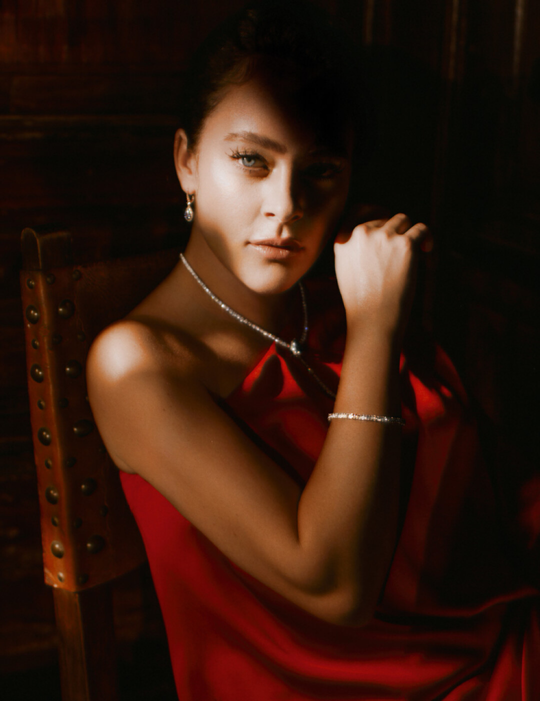 Аглая Тарасова в KARL LAGERFELD