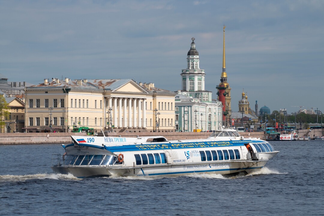 Откуда отходит метеор в петергоф. Метеор спб. метеор 190. метеор до петергофа. метеор фото.