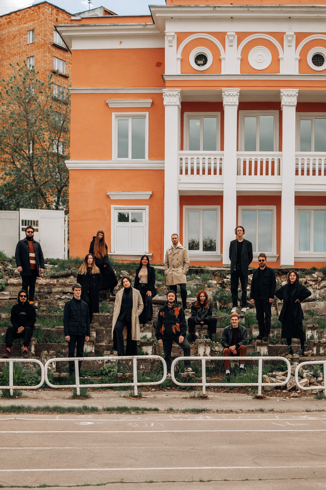 верхний ряд: Дмитрий Баранов, Надежда Ворожейкина, Виталий Дмитриев, Александр Романов; cредний ряд: Екатерина Новикова, Анна Турунтьева, Дмитрий