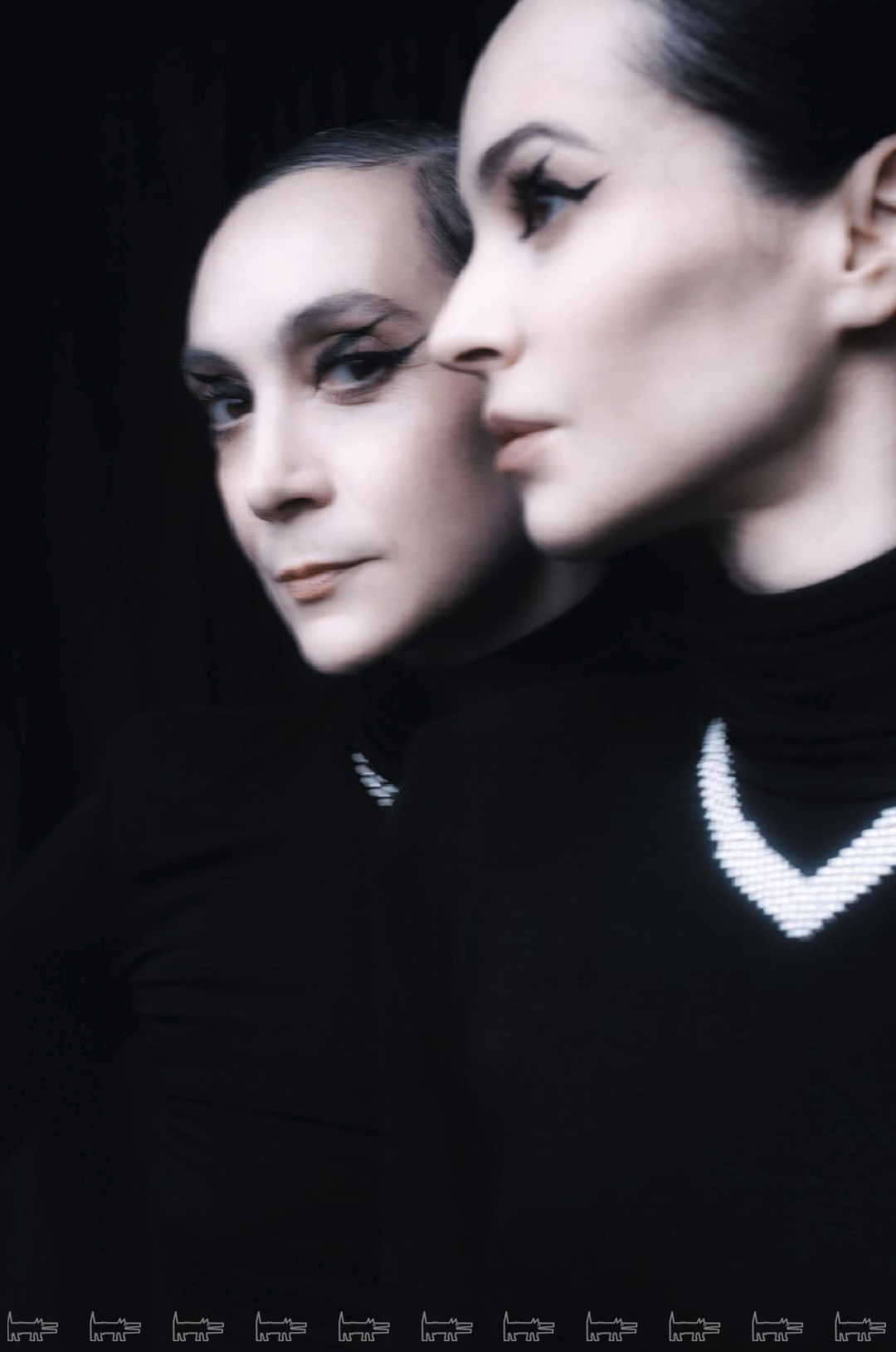 На Дарье: колье Alrosa Diamonds, топ 404 Not Found На Диане: колье Alrosa Diamonds, платье 404 Not Found