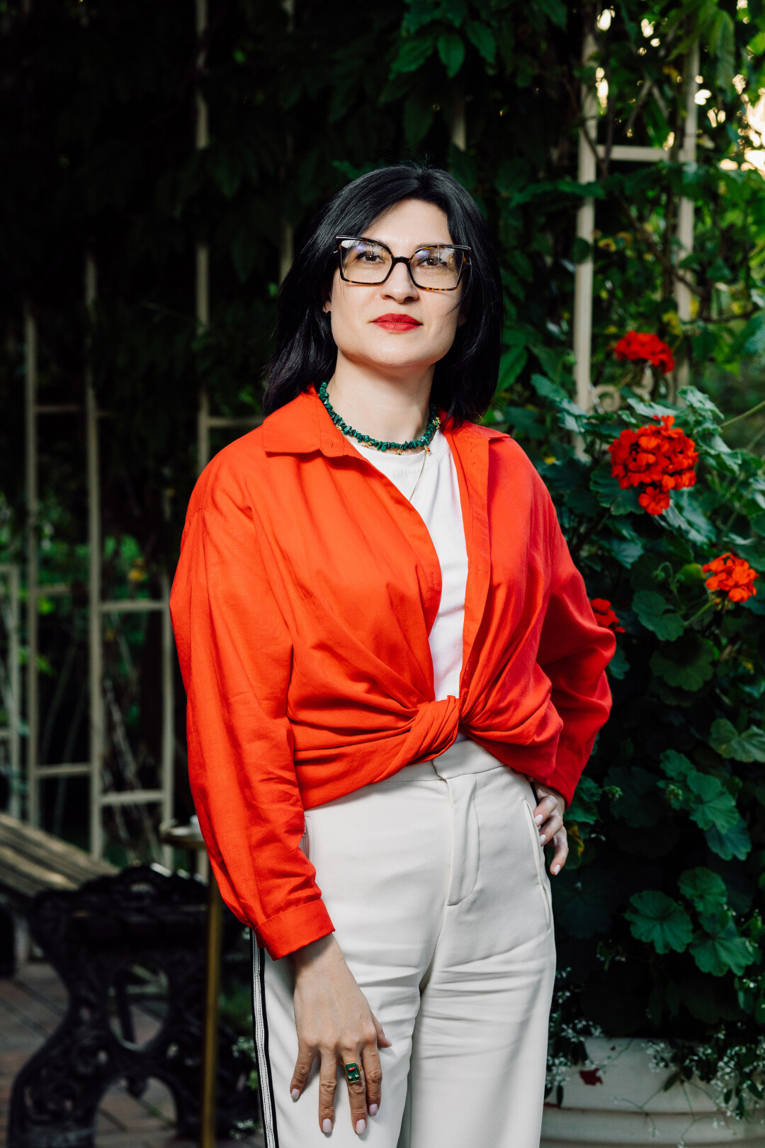 Галина Деброва, мужской стилист Специалист по деловому экспертному образу для мужчин Колье и кольцо Eshvi, подвеска Moonka, серьги LIYA