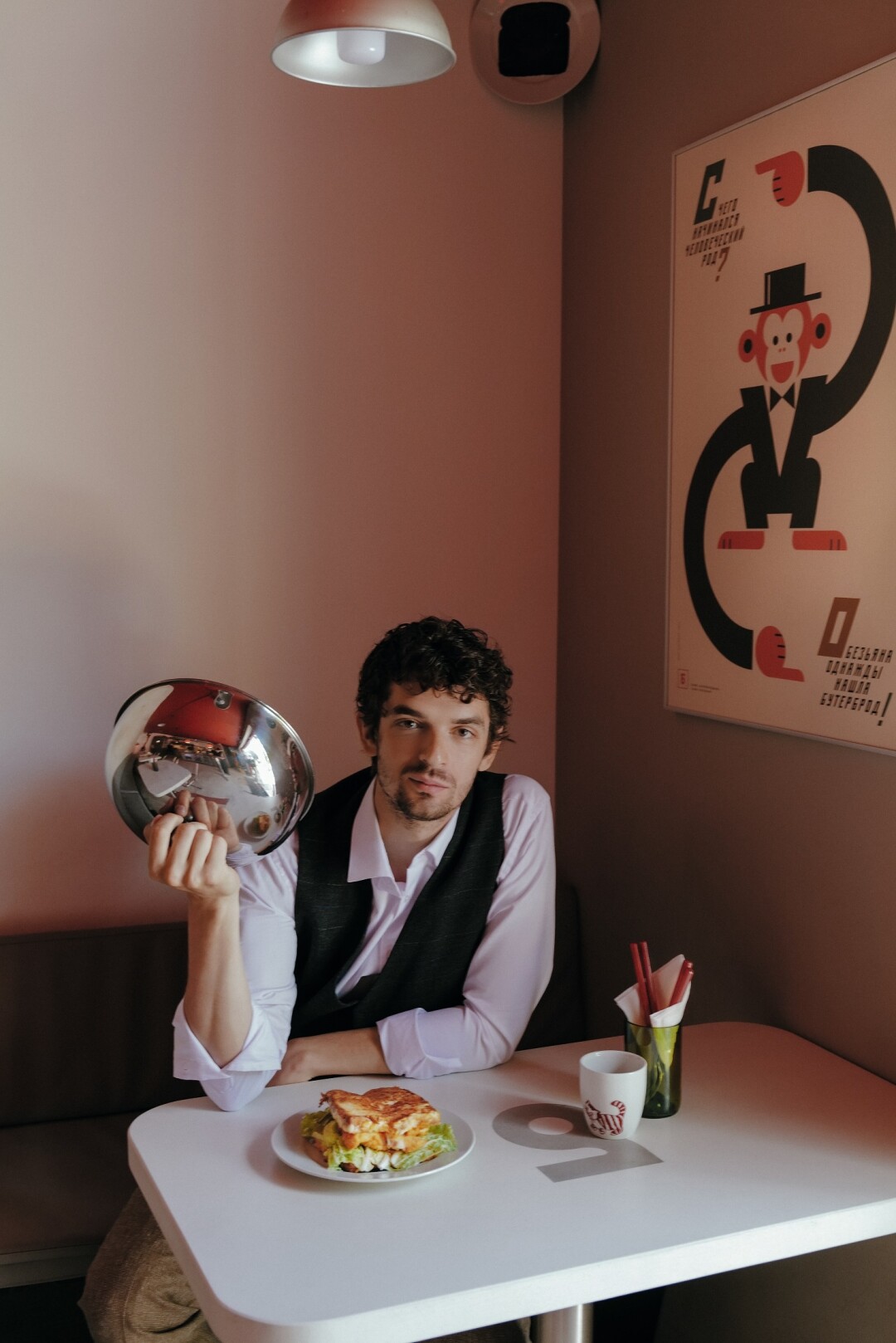 «Богема Ленинград» — теперь андердоги не только от петербургской моды, но и от бутербродов! Ваня Бойко проводит экскурсию по их первому