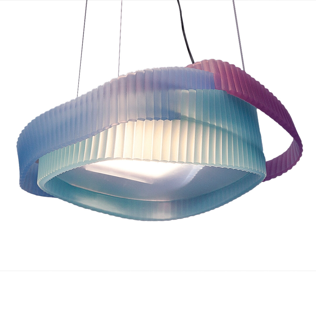 Светильник Анны Струпинской создан на основе смелой идеи соединить музыкальные и световые волны, чтобы свет, цвет и звук органично переплелись в