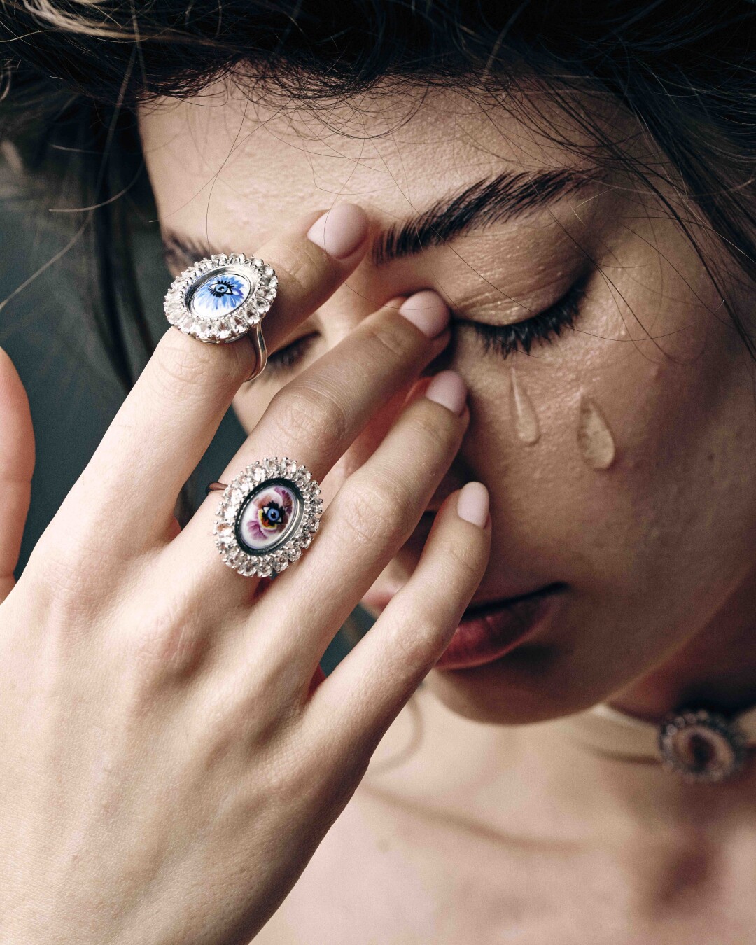 Кольцо с васильком и хрустальными слезами, Secrets, 27 700 руб.