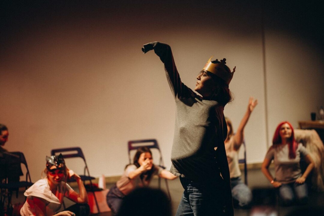 Занятия в актерской студии «Мама на ковре»