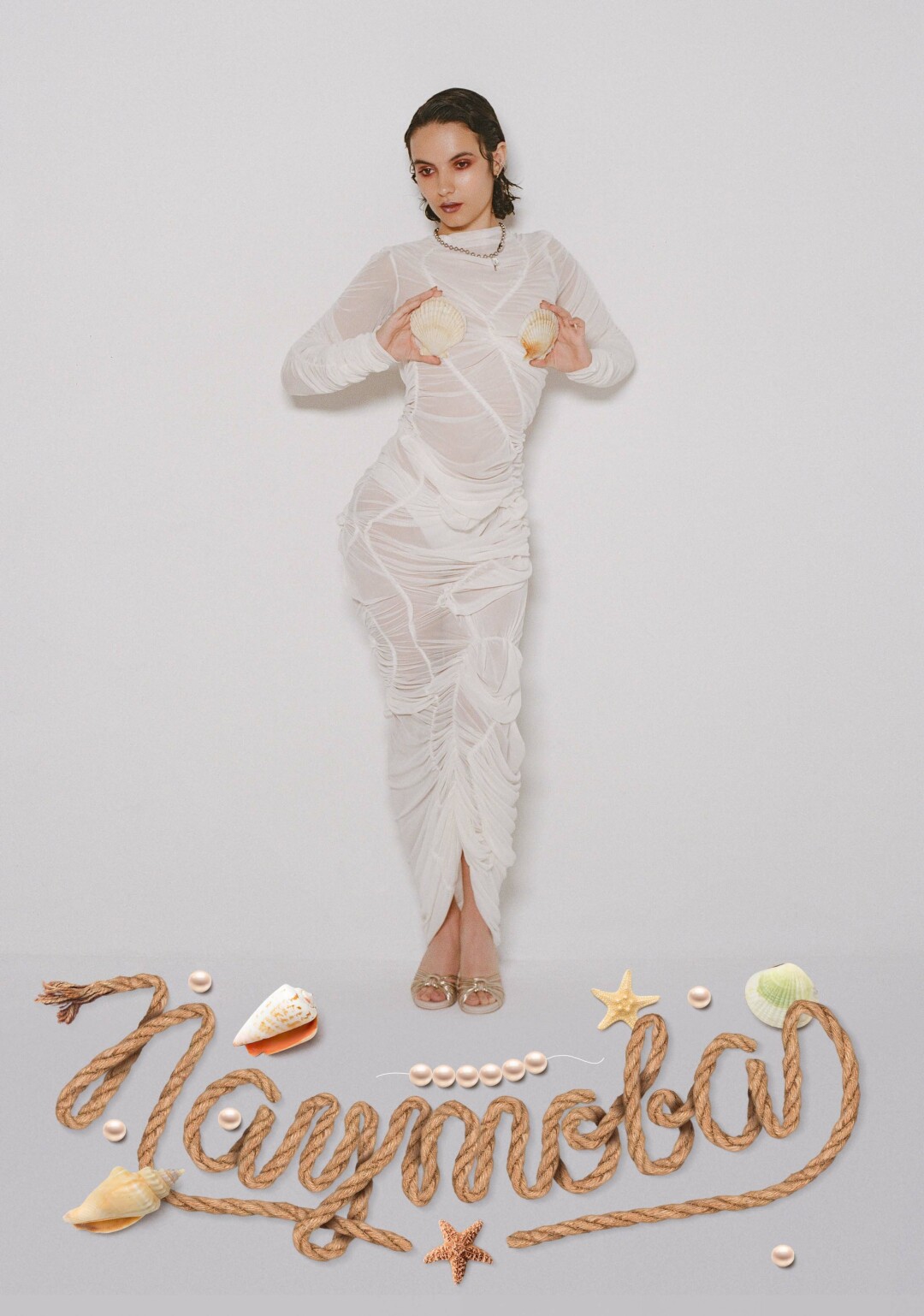 Ирина Паутова. Платье MUUS, чокер SACROVIM, серьга OMUT, обувь MM6 MAISON MARGIELA (Rendez-Vous), бокалы-ракушки RENNESSANNSS
