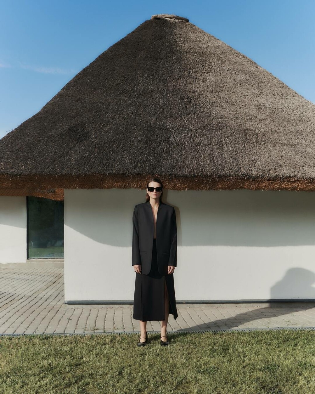 Жакет Gate31, 18 890 руб., лонгслив Gate31, 5 290 руб., джинсы Gate31, 10 590 руб.