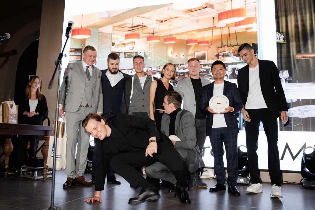 Команды лучших ресторанов Frantsuza Bistrot и Mio на церемонии «Что где есть в Петербурге» — 2022