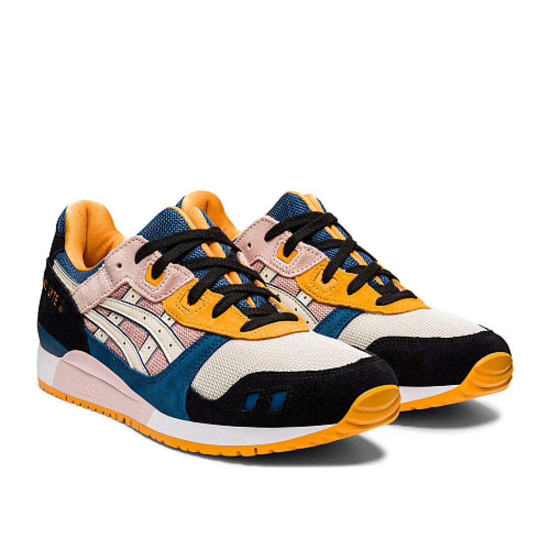 Asics, Street Beat, 18 999 руб.