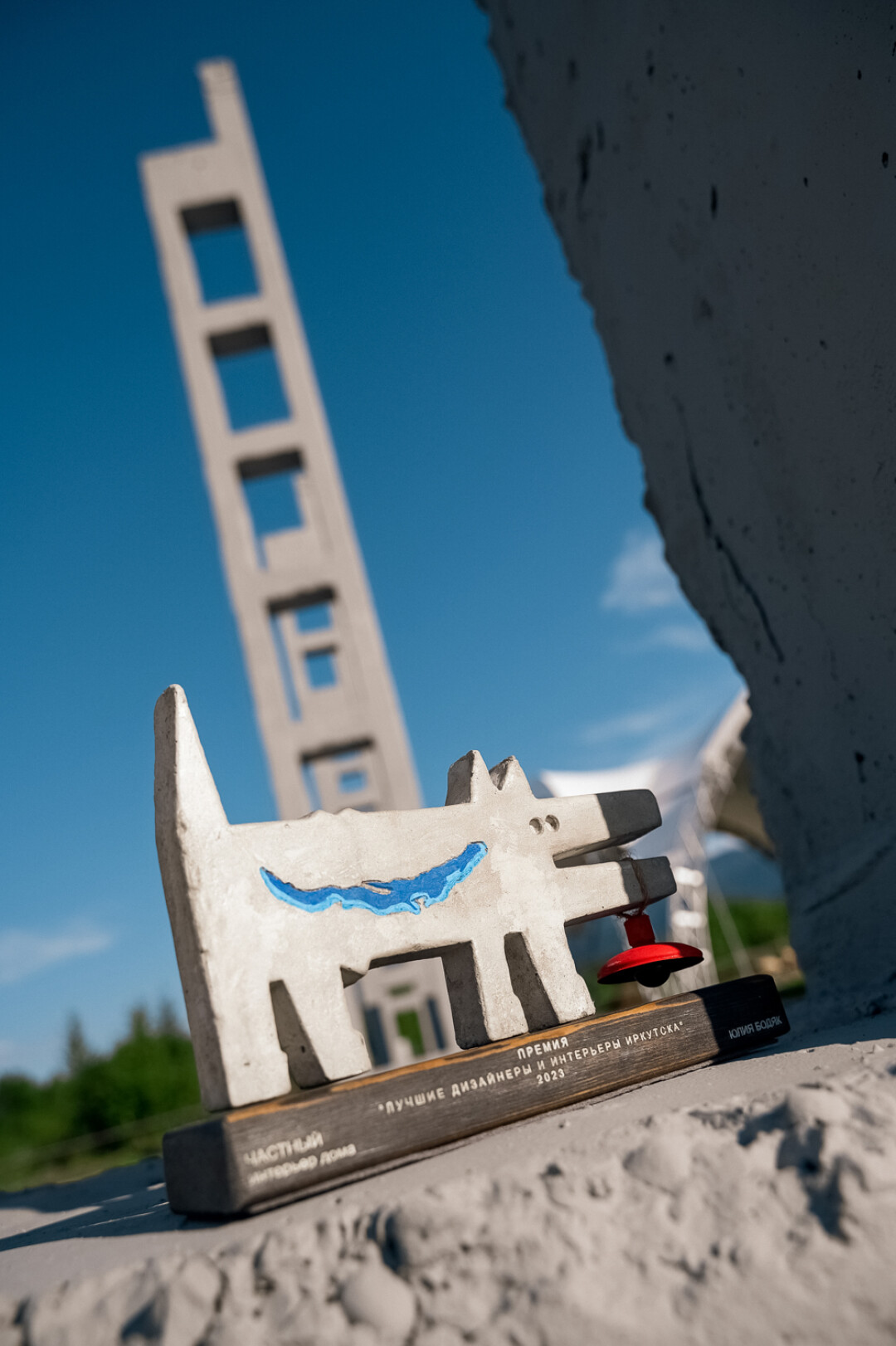 Художники изготавливают декоративные фигурки из отходов бцбк