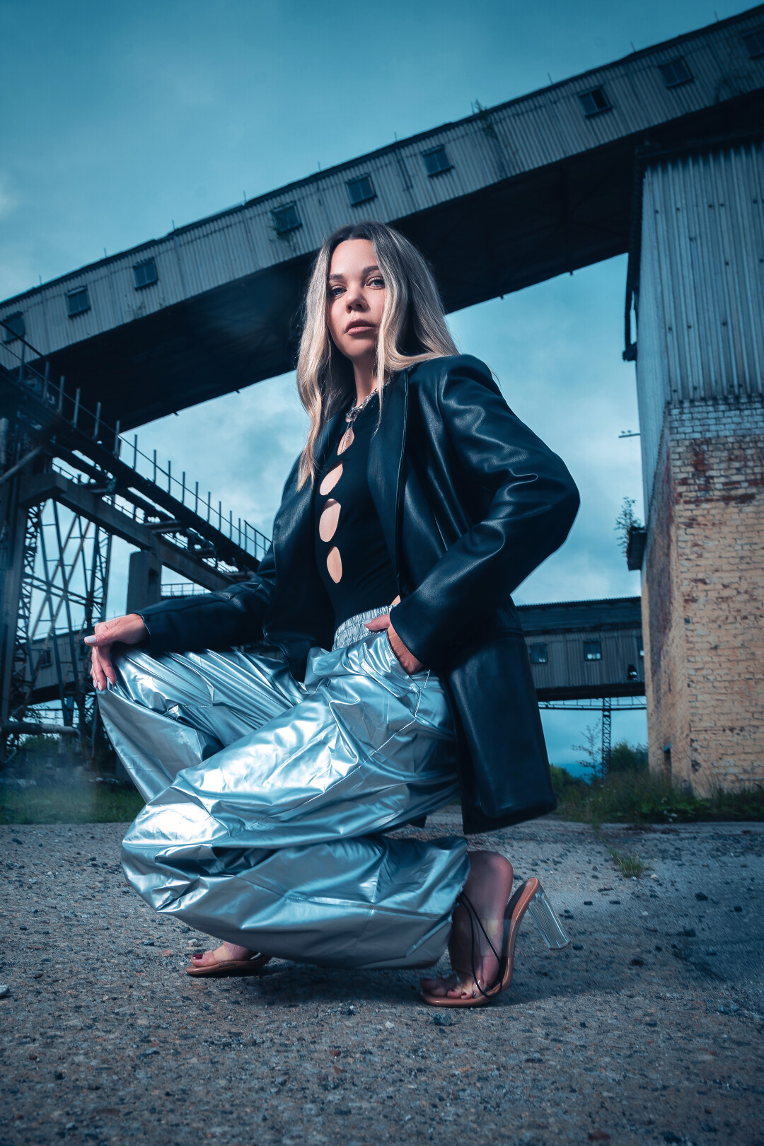 ЕКАТЕРИНА СТУПИНА руководитель студии коммерческого дизайна KVADRAT Цепи TREND SETTER Боди, жакет STORY_DRESS38