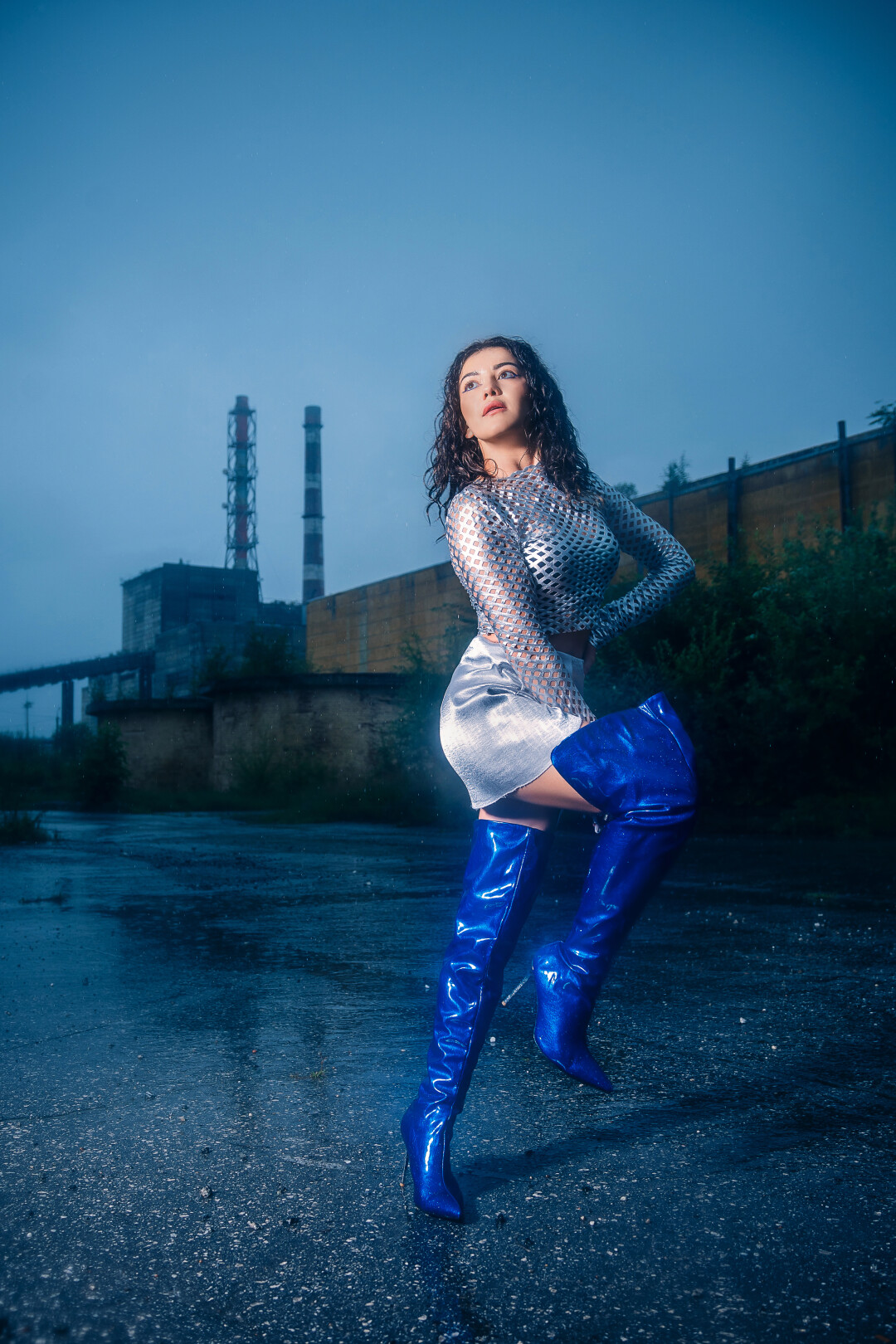 АННА АРКА дизайнер интерьера проектировщик и изобретатель, автор общественных и личных пространств Топ, юбка, ботфорты STORY_DRESS38