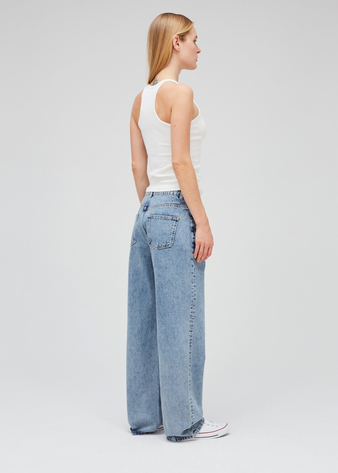 Джинсы Lesya Nebo, 18 200 руб.