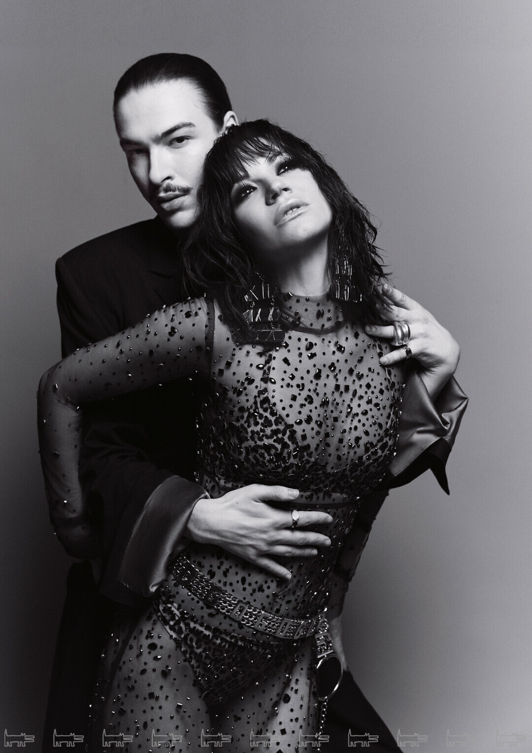 На Иде: платье TATYANA KOCHNOVA ATELIER, пояс D&G (STROGO Vintage), серьги TOM FORD (ЦУМ) На Олеге: комбинезон CHERNIM CHERNO, брошь CHANEL, серьги и