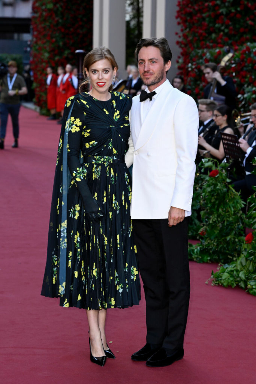 Принцесса Беатриса Йоркская в Richard Quinn вместе с Эдоардо Мапелли-Моцци