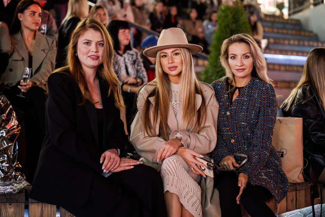 Баласына мысығын көрсетті