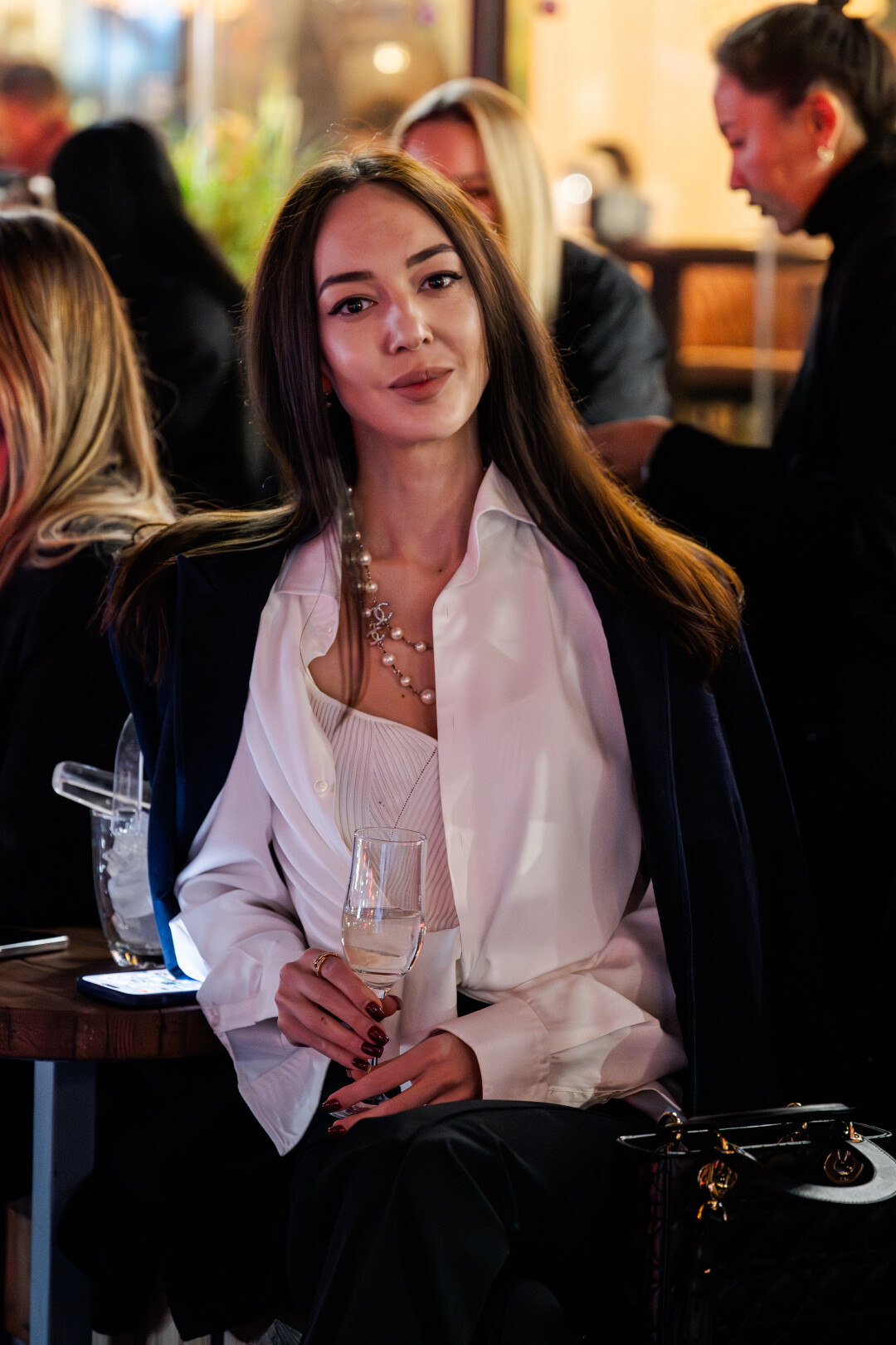 Нағыз, қатты, үлкен кеуделі сұлу қыздардың секс видеосы