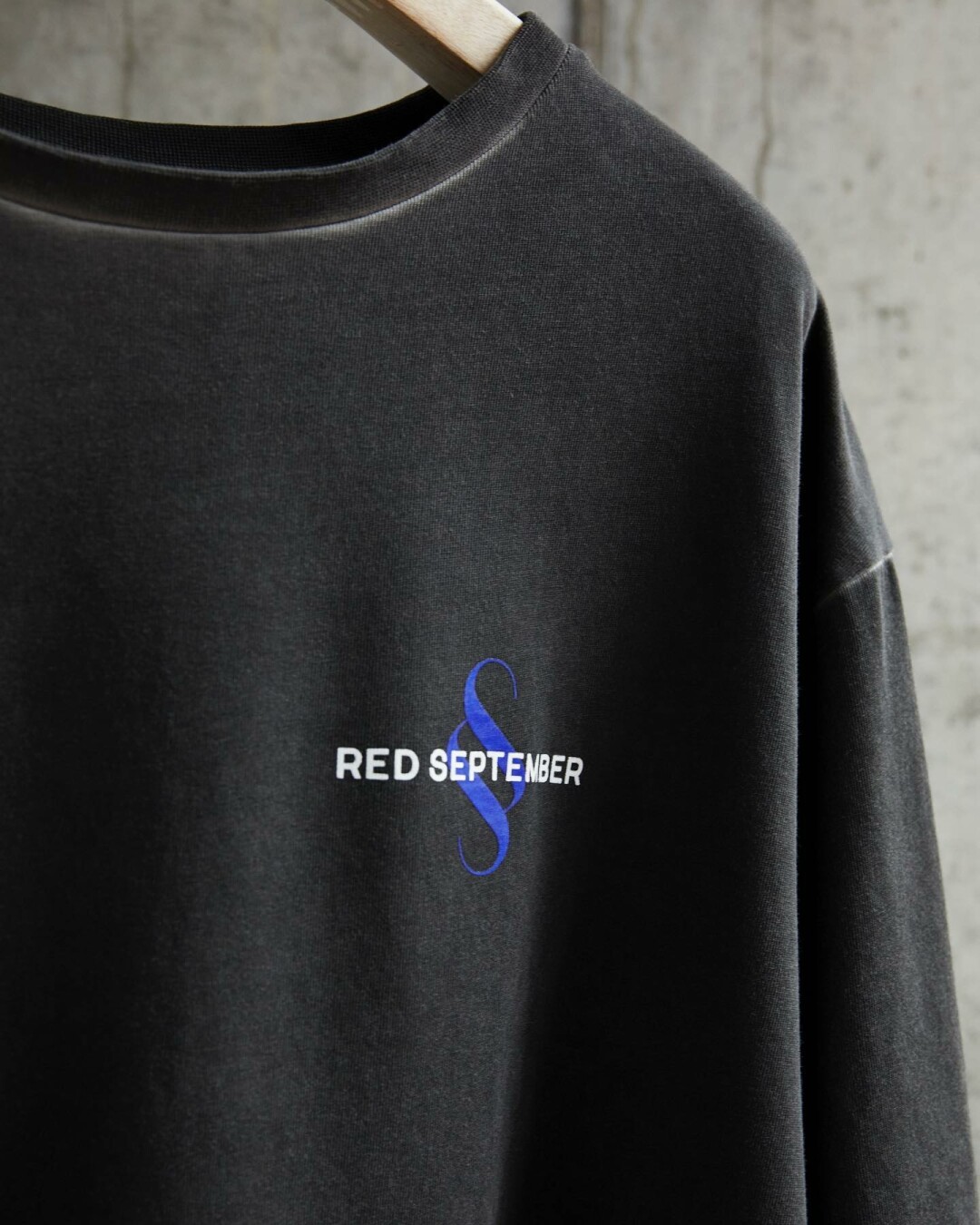Футболка Red September x Studio Slow, 9 990 руб.
