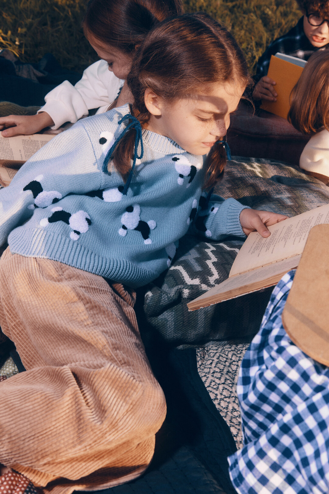 Вельветовые брюки Lime, 2299 руб.