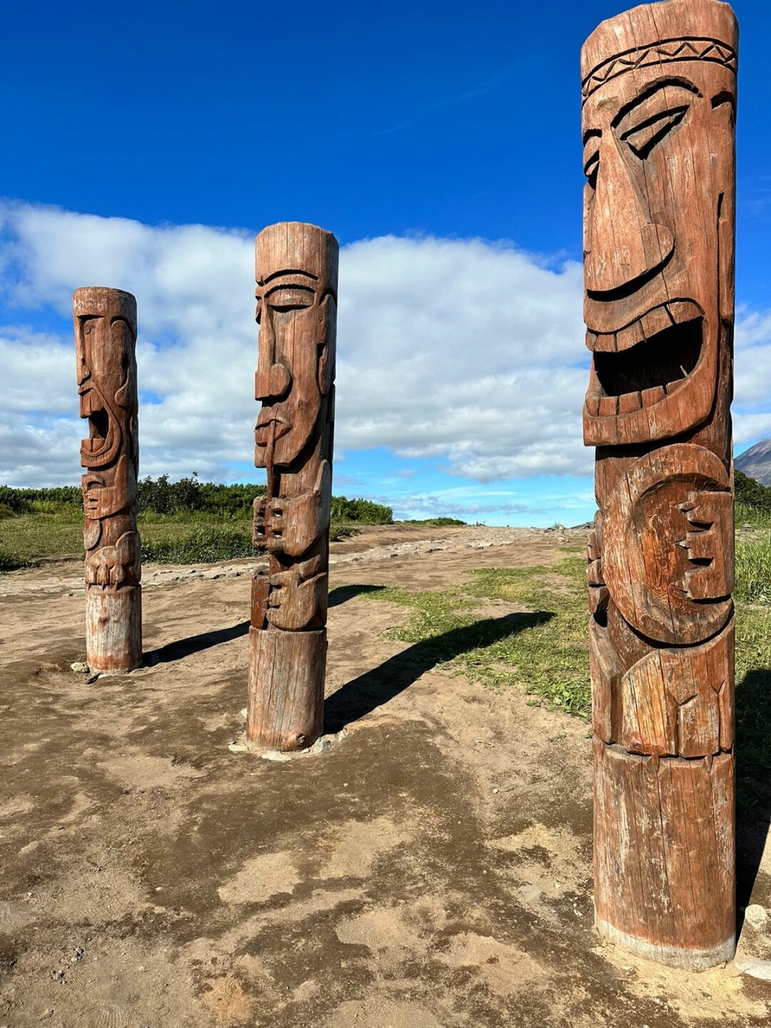 Статуи грозных духов Гамул на Вилючинском перевале