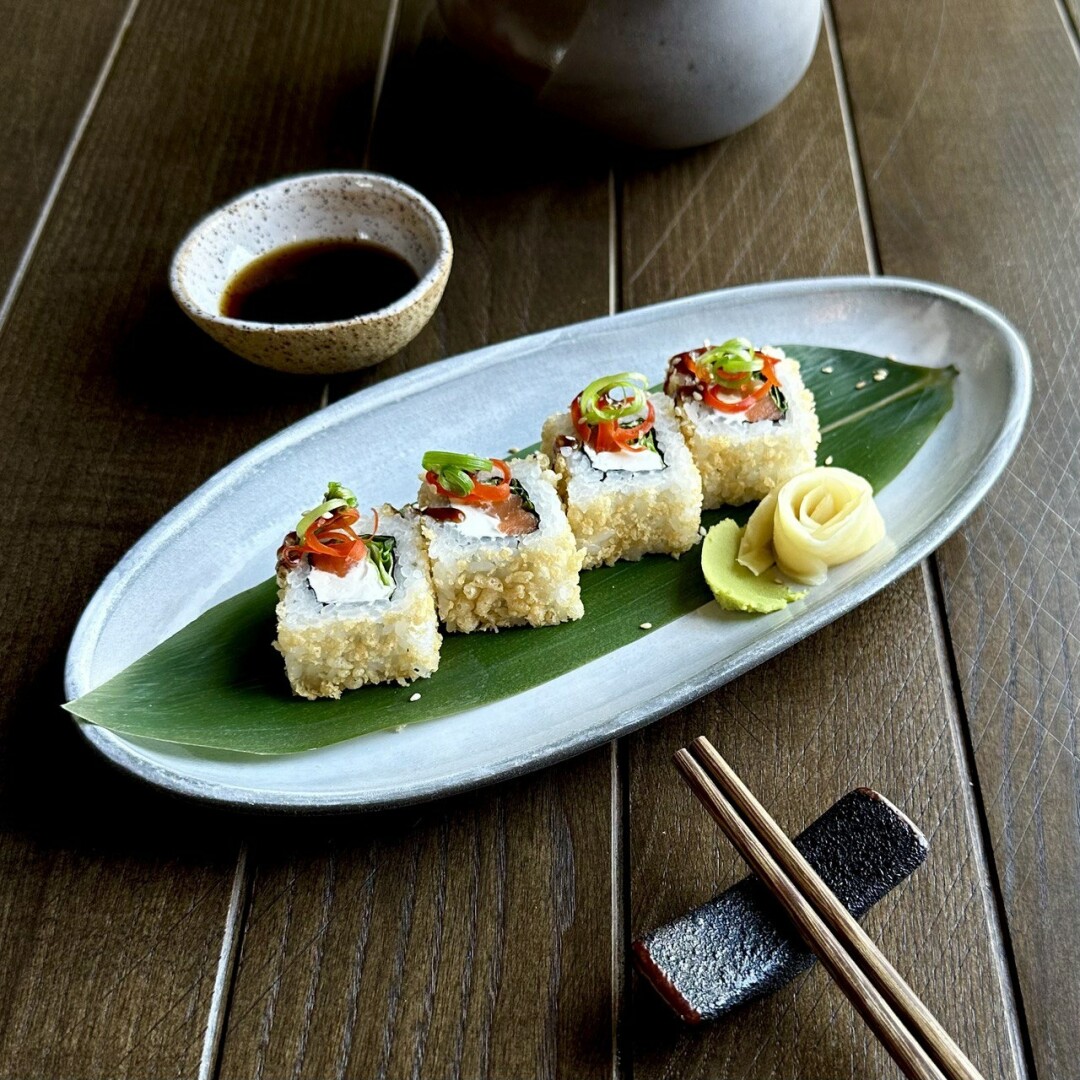 Ролл с тунцом и сливочным сыром — 240 рублей