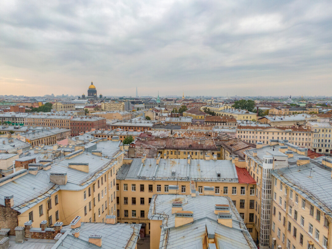 В Петербурге бум краткосрочной аренды! А в Нью-Йорке и Флоренции ее вообще  запрещают. Почему? Какой путь тут правильнее? | Sobaka.ru