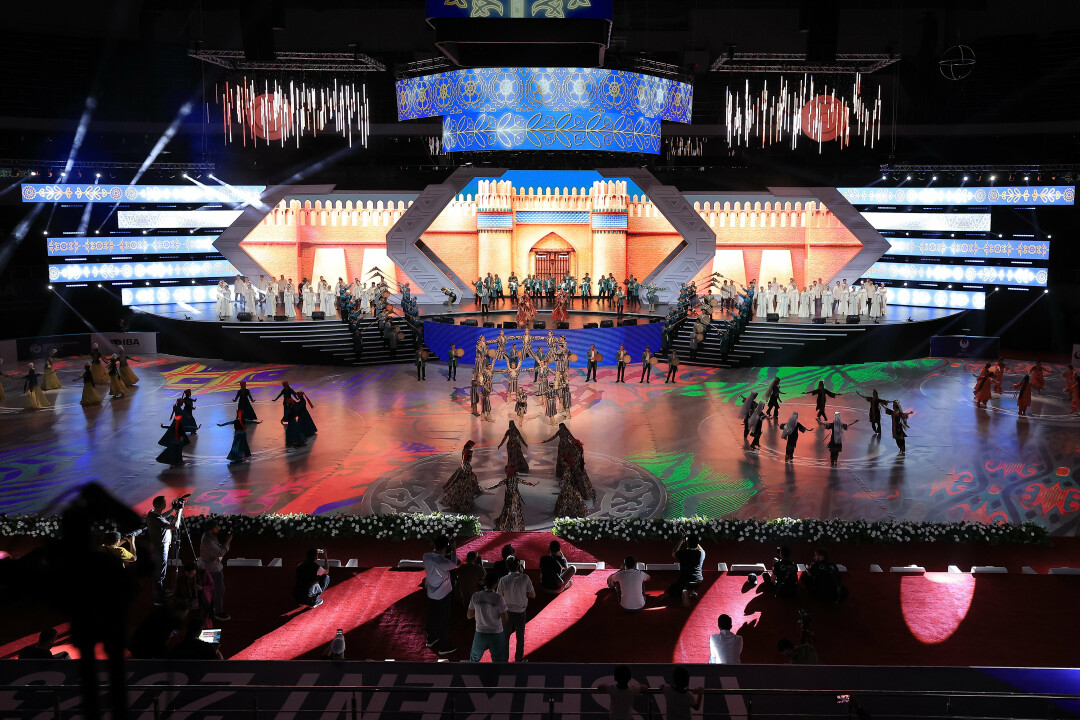 Оформление сцены для чемпионата мира по боксу в Ташкенте