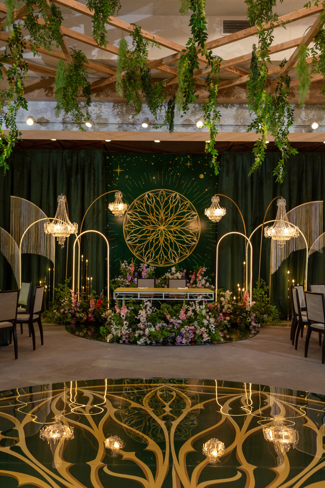 Оформление свадебного зала