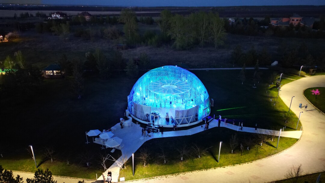 Шатер Crystal на территории загородного клуба «Фазенда» (площадь шатра - 314 кв.м.)